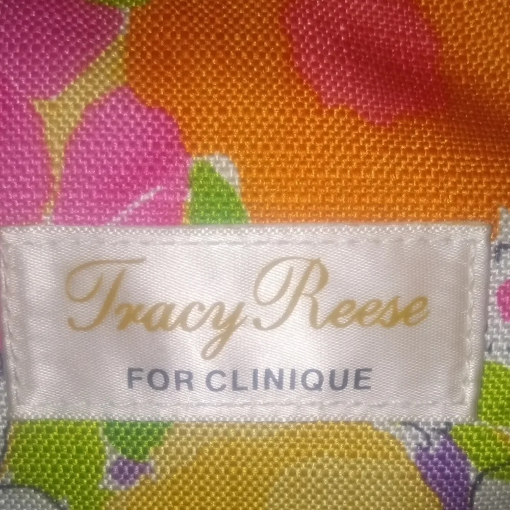 Clinique vibrant floral